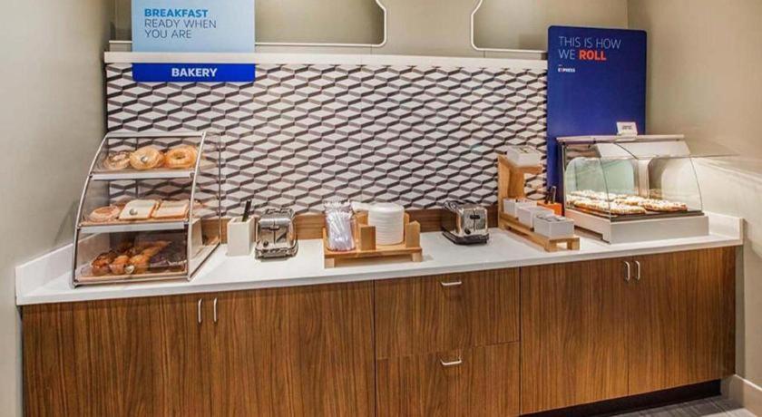 Holiday Inn Express & Suites Fredericksburg By Ihg Exteriér fotografie