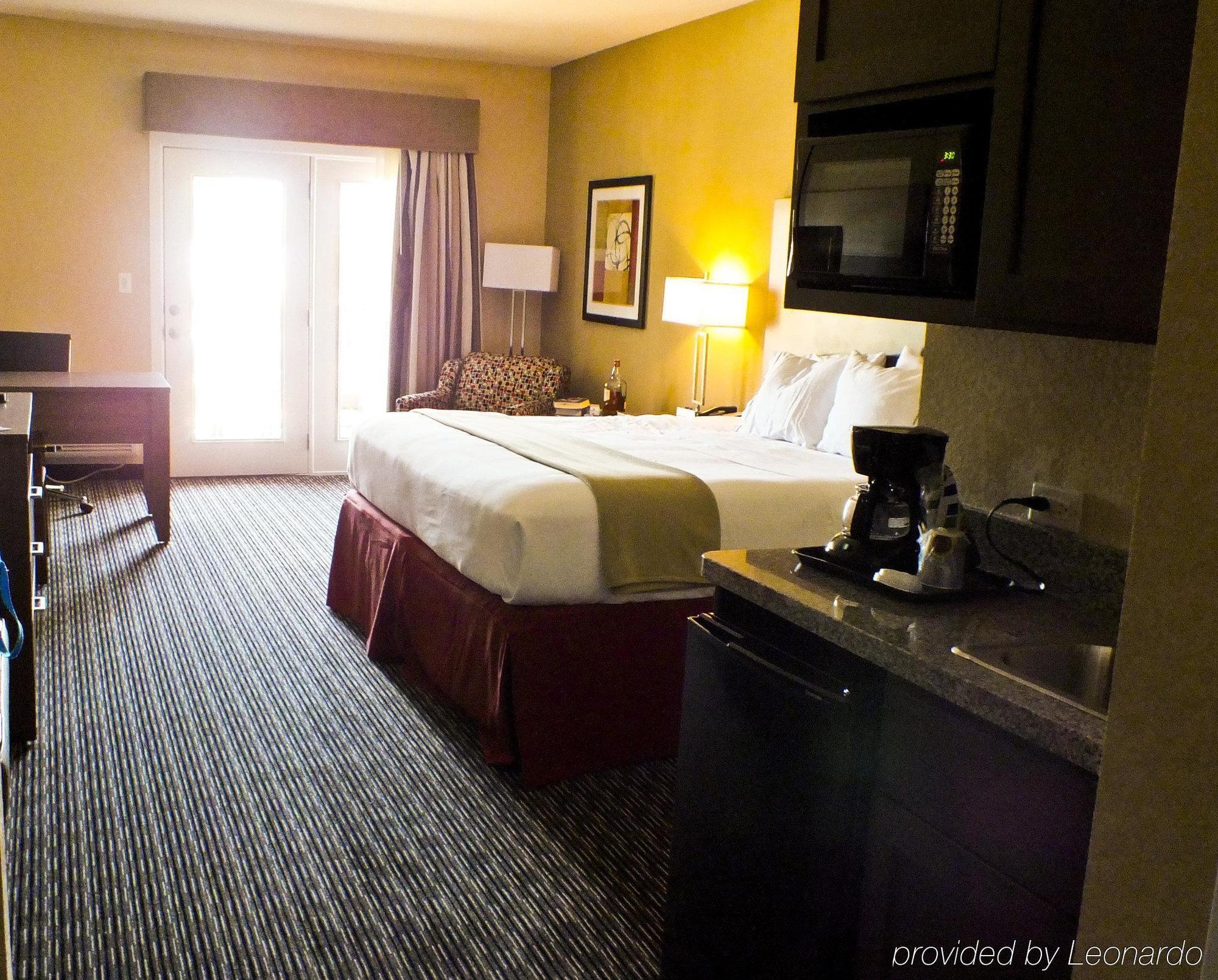 Holiday Inn Express & Suites Fredericksburg By Ihg Pokoj fotografie