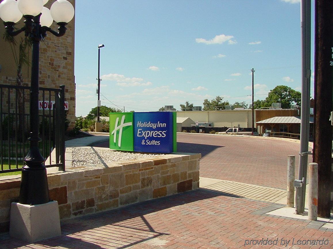 Holiday Inn Express & Suites Fredericksburg By Ihg Exteriér fotografie
